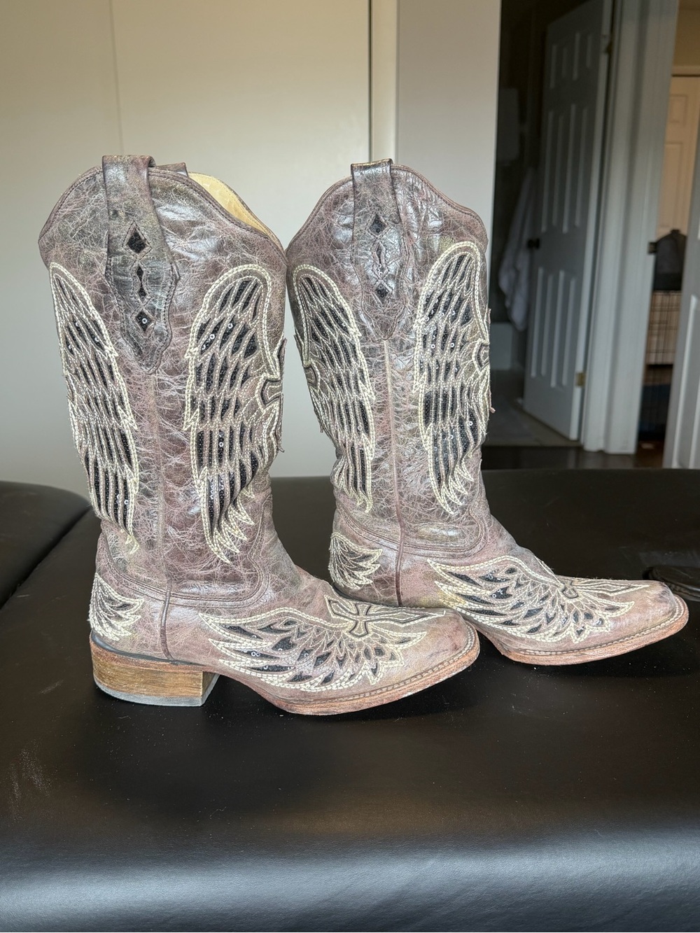 Corral Brown Embroidered Wing Lace-Up Western Boots